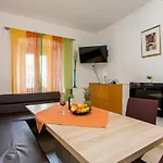 House Lapis بيت للعطل *