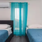 بيت للعطل House Lapis