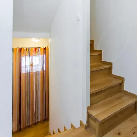 House Lapis Vikendica *