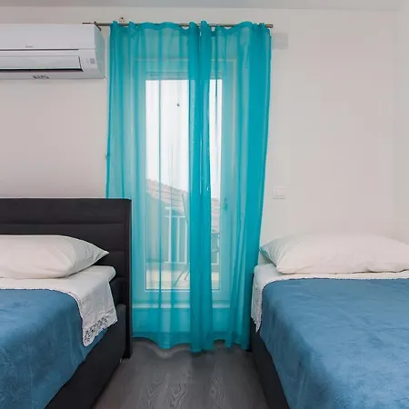 Vikendica House Lapis