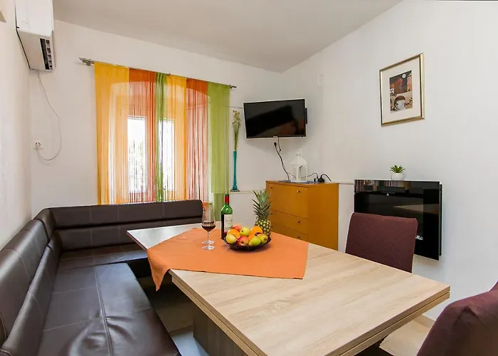 House Lapis Ferienhaus *