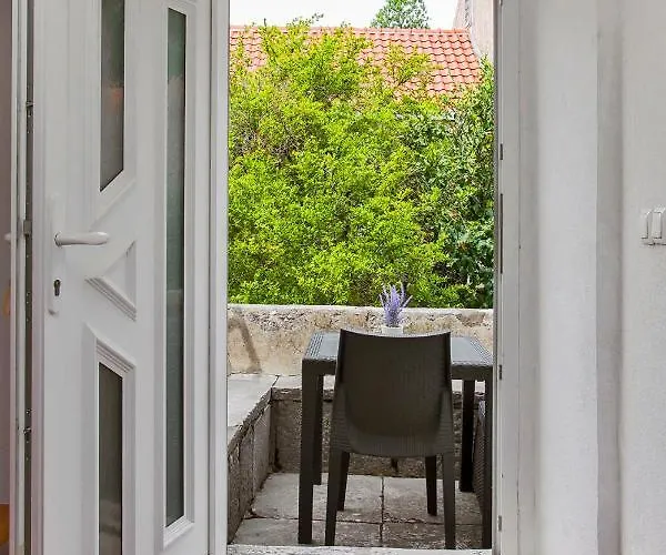 House Lapis * Janjina